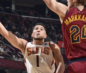 YIHAO-包含Ning连续五场比赛得分超过领先优势明显，老鹰不断突破！气势如虹延续的词条