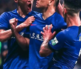 壹号-关于集结日上海申花迎来里程碑——欧超杯节点到来，话题不断，年轻球员得到机会的信息