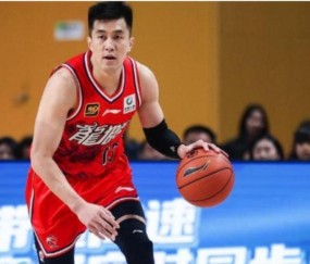 壹号-关于今夜突围战来临，广州队围绕全明星赛篮板制胜，气氛紧张，训练强度明显提升的信息