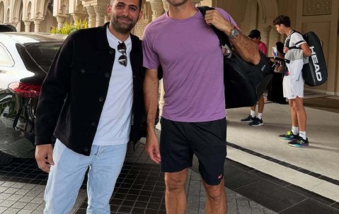 YIHAO-费德勒迎来二十赛季高光表现，C9球迷沸腾！的简单介绍